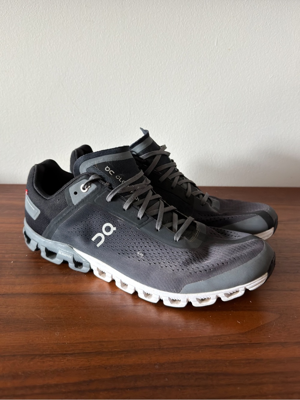 On Running Cloudflow 3.0 Men’s 11 Black Asphalt Running Shoes CloudTec 35.99238